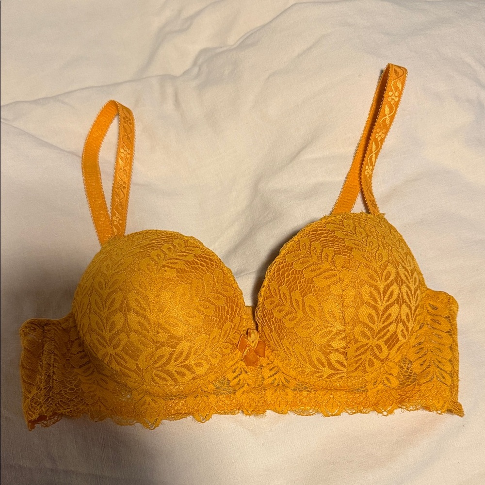 SHEIN Lace Underwire Bra in Golden Yellow